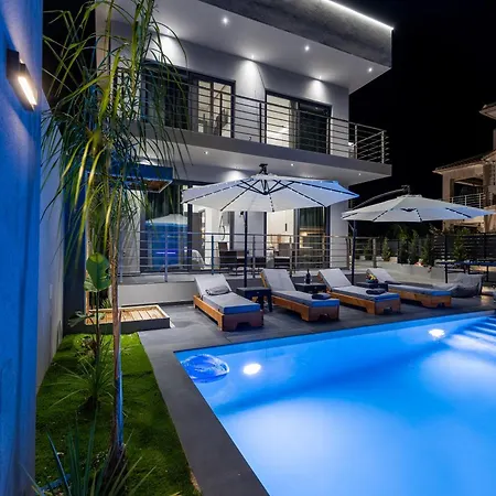 μr & μrs Grey -private Luxury Villa Ambelókipoi