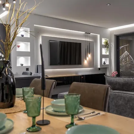 μr & μrs Grey Villa